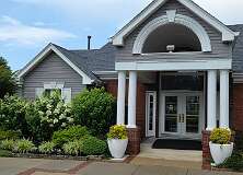 10: clubhouseEntrance